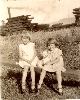 Helen and Lenore in 1929