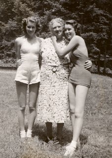 Helen, Lenore, Helen Dickson Jones, in 1940