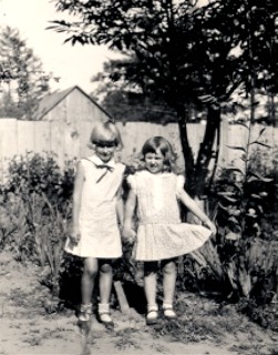 Helen and Lenore in 1929